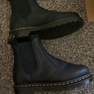 doc martens chelsea boots
